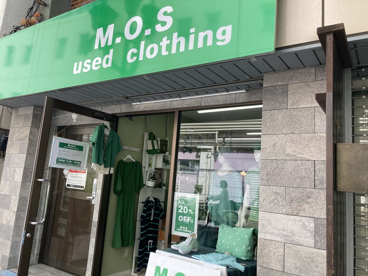 MOS used clothing外観