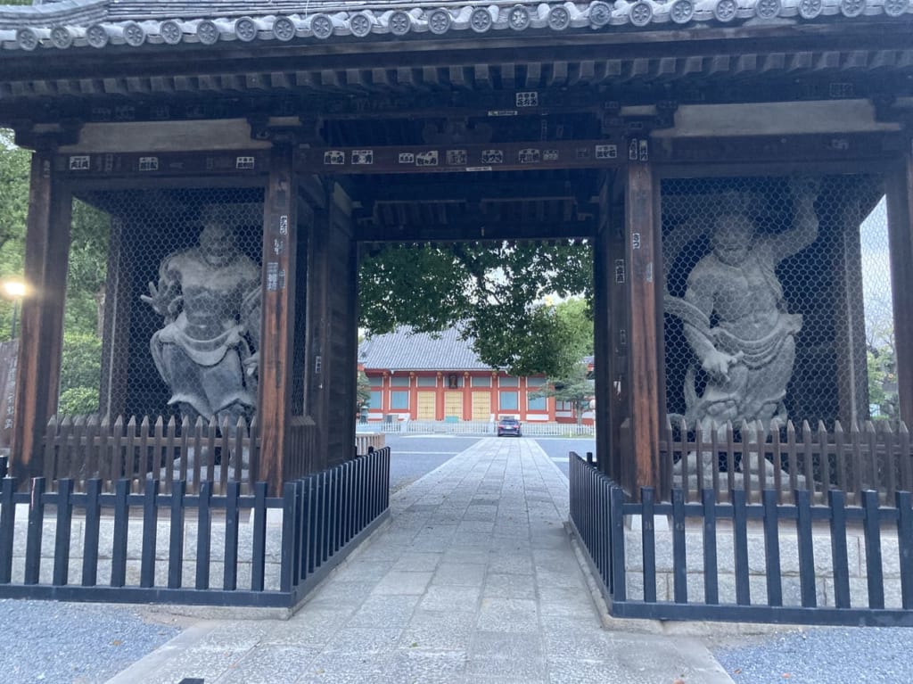 宝仙寺門