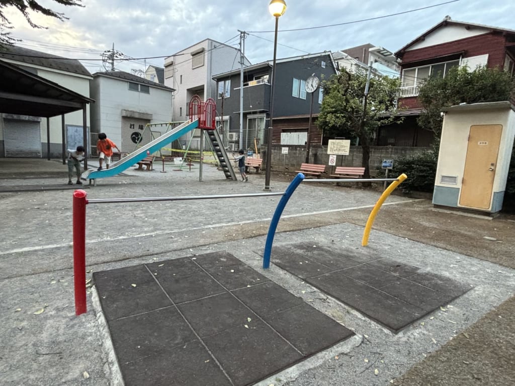 天神公園鉄棒