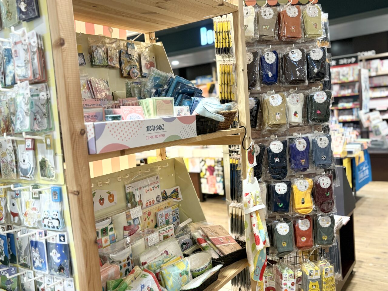 アトレヴィ東中野3階にある本屋『Book+』の雑貨コーナー