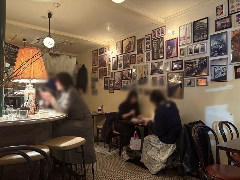 中野にある『路地裏イタリアン51k』の店内