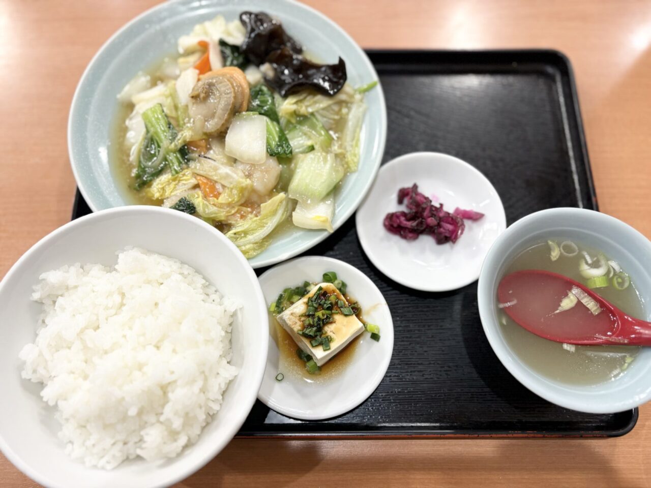 中野にある『点心拉満』の海鮮炒め定食