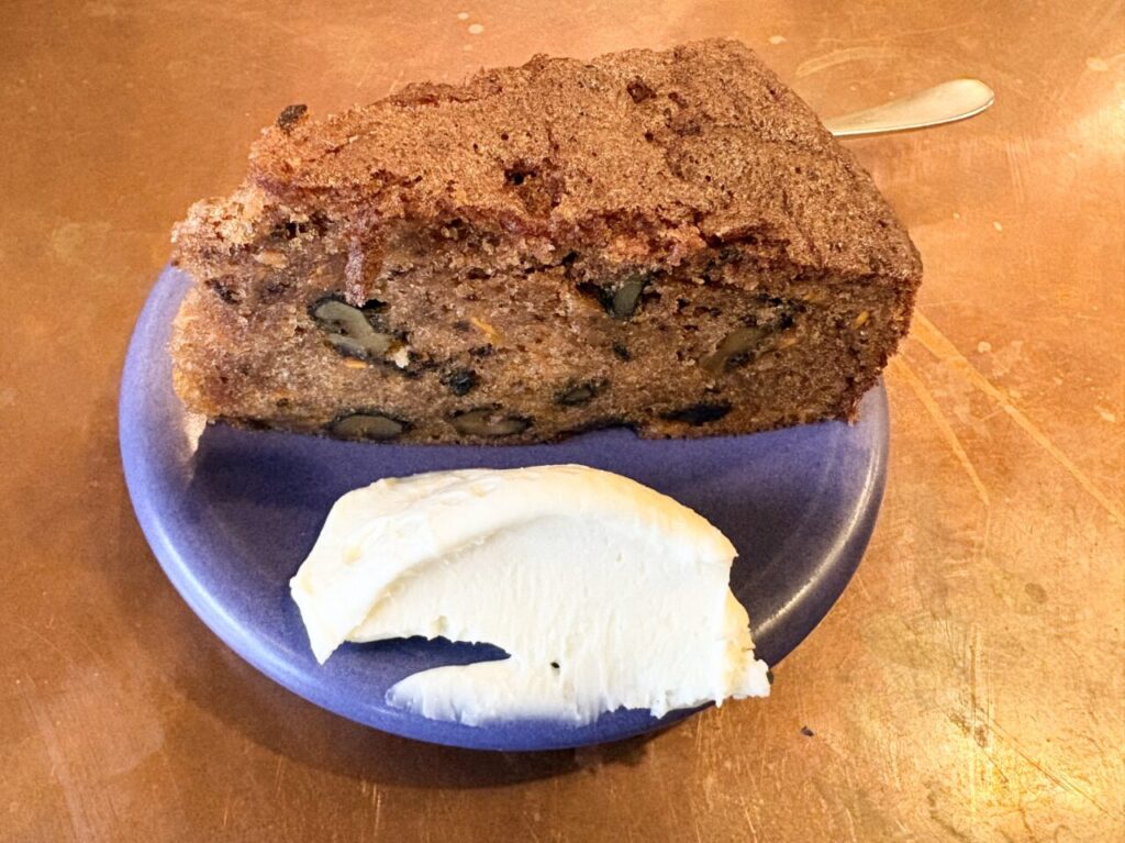 中野にある「LOU」のキャロットケーキ