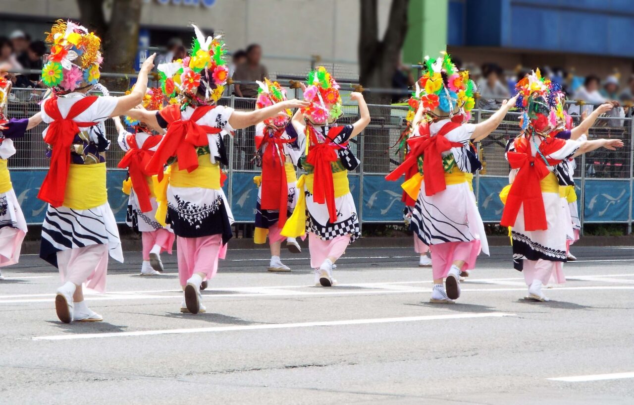 祭りの踊り